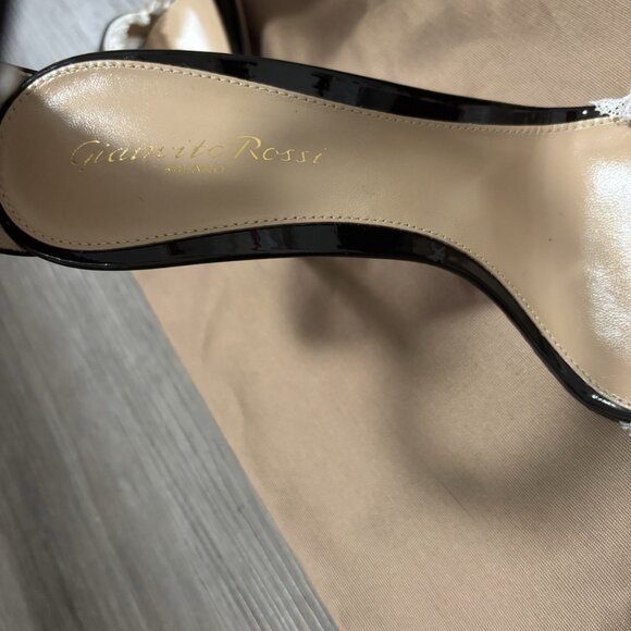 Gianvito Rossi Black Patent Leather Heels with White Lace Trim - Picture 5 of 5